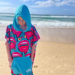 BEACH TOWEL FOR KIDS , KID AT BEACH WITH SAND FREE HOODED TOWEL